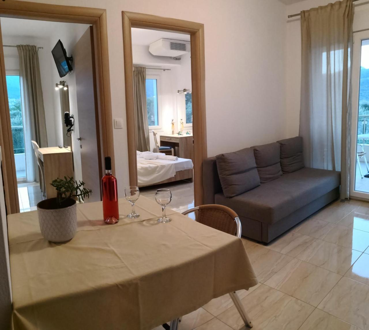 Porto Thassos Apartments & Studios สกาลา โปเตมิอัส ภายนอก รูปภาพ