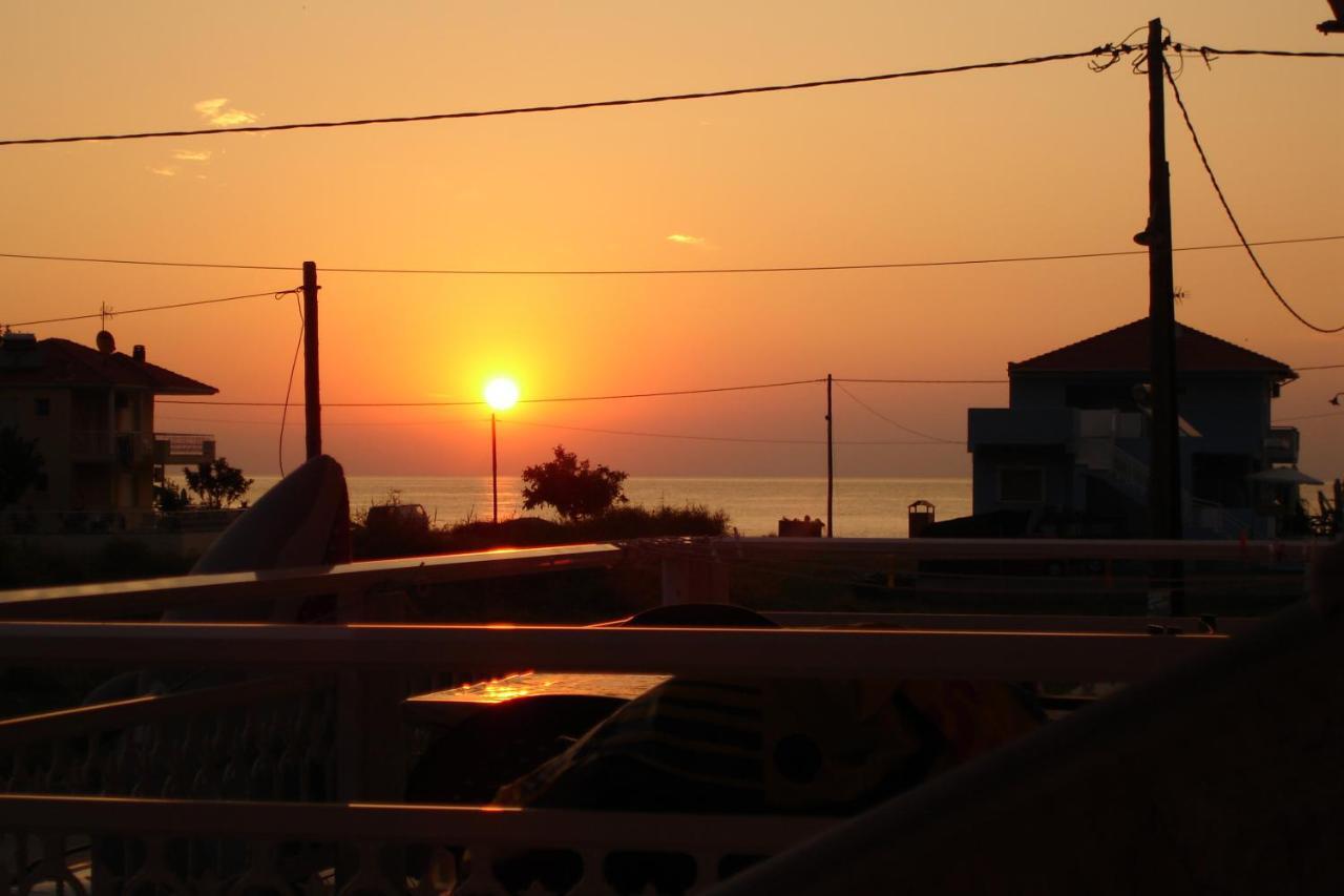 Porto Thassos Apartments & Studios สกาลา โปเตมิอัส ภายนอก รูปภาพ