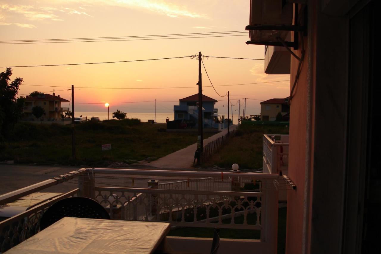 Porto Thassos Apartments & Studios สกาลา โปเตมิอัส ภายนอก รูปภาพ